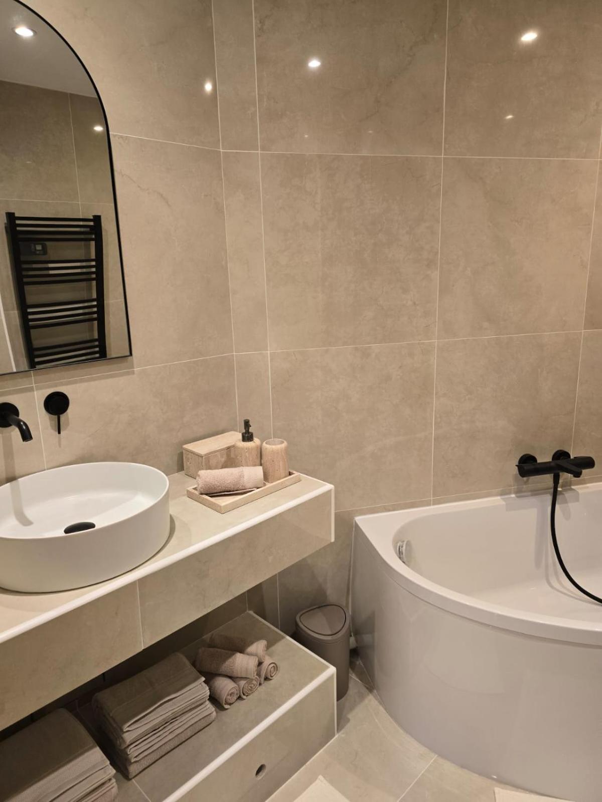 Apartment Henri Martin, Vue Tour Eiffel Trocadero Luxe Et Chic